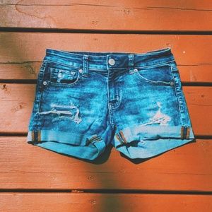 American eagle ripped jean shorts